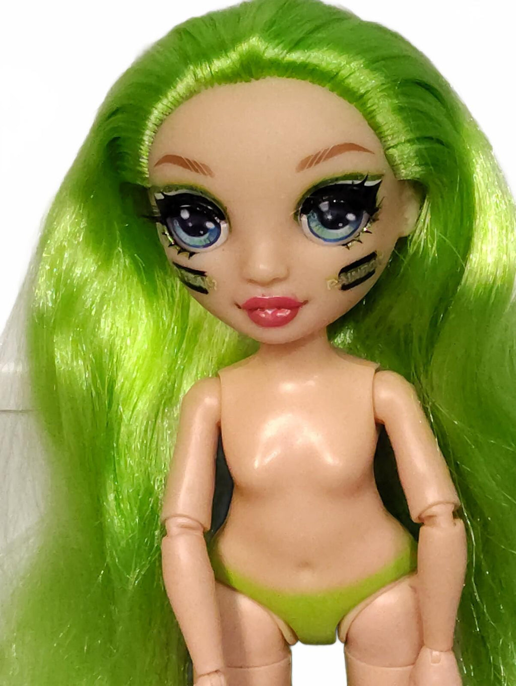 MGA Rainbow High Jade Hunter Cheerleader Fashion Doll