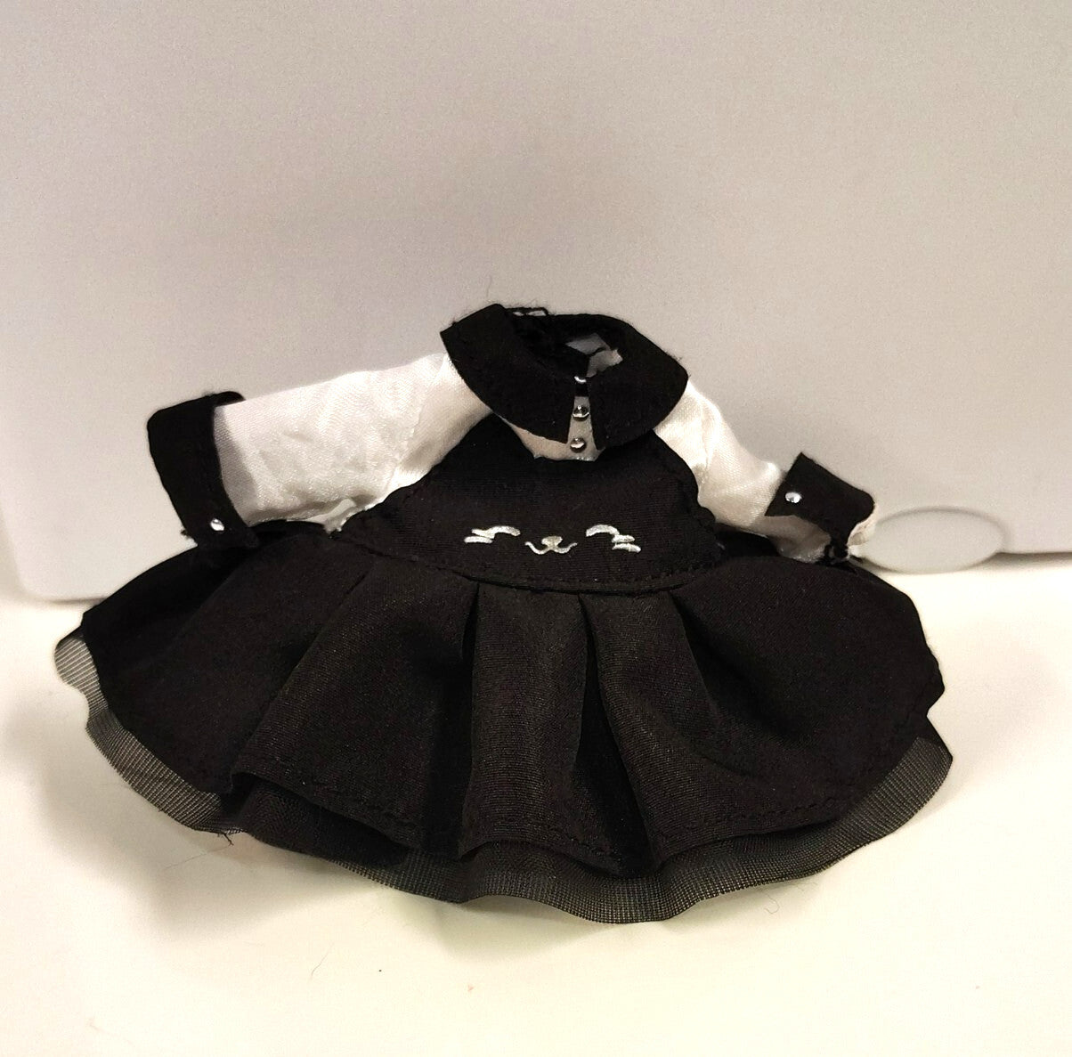 Na! Na! Na! Surprise! Series 2 Tuesday Meow Doll Dress Only